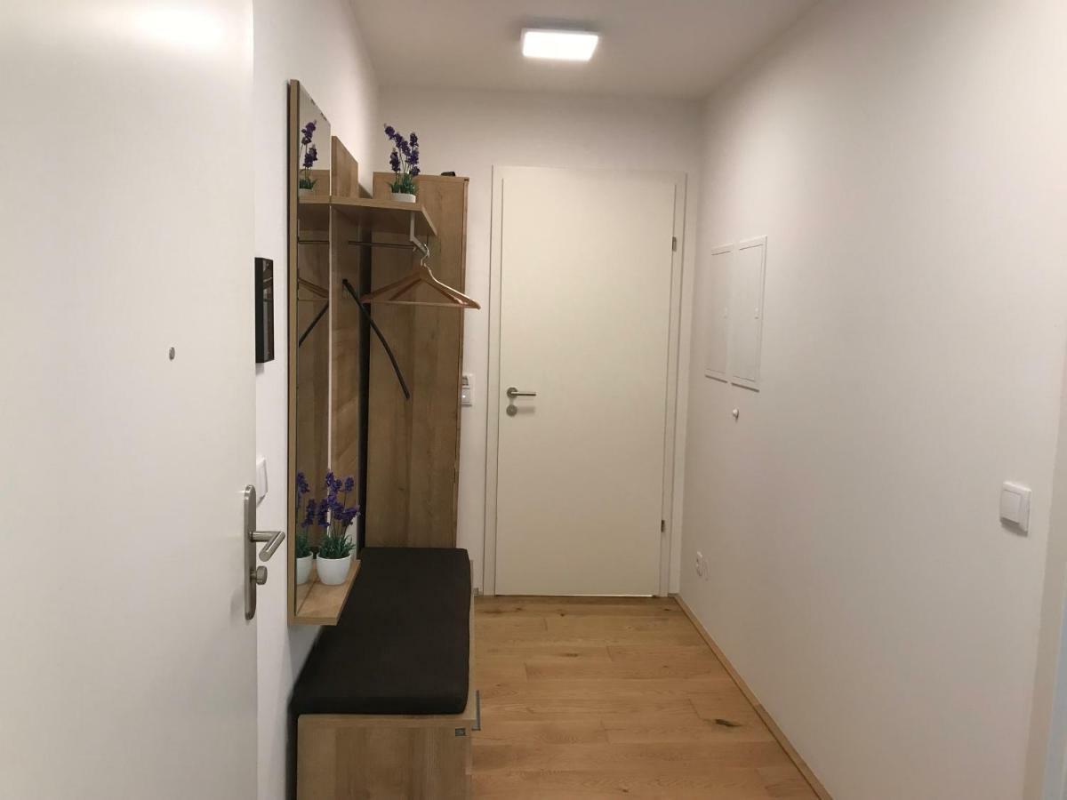 Spacious, Modern 1-Bdrm Apt Near Vic & Austria Ctr Apartment Vienna Exterior photo