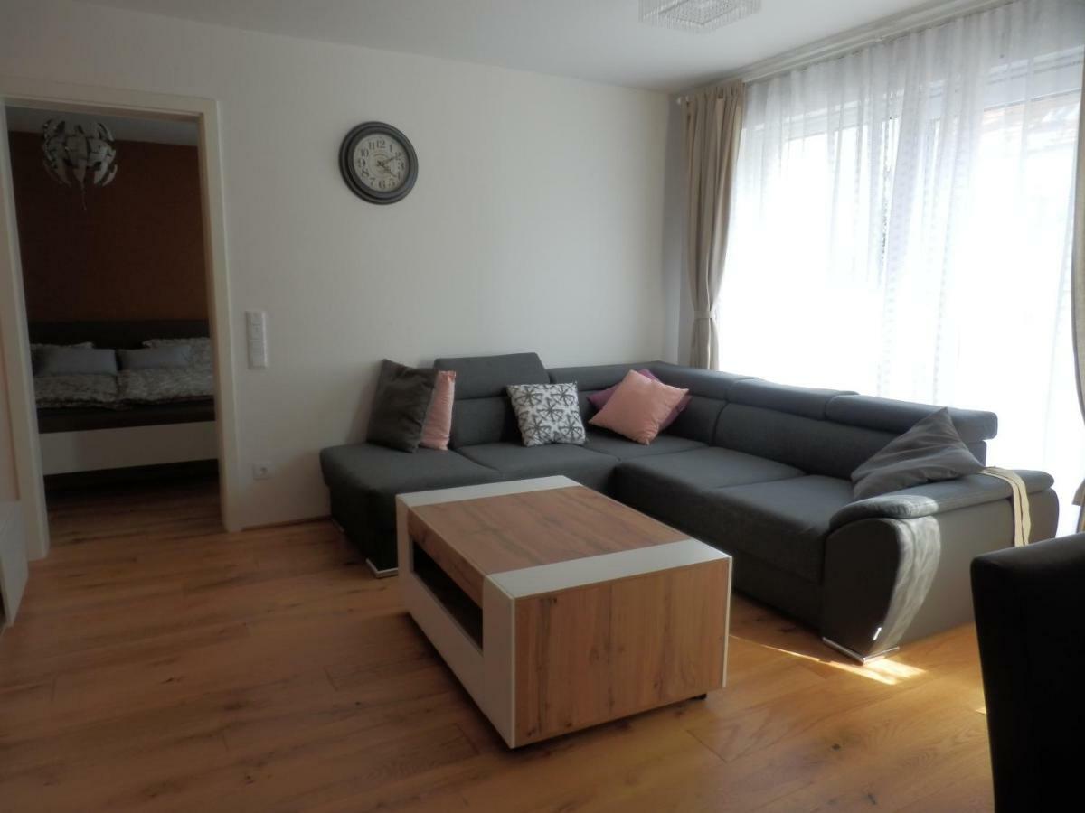 Spacious, Modern 1-Bdrm Apt Near Vic & Austria Ctr Apartment Vienna Exterior photo