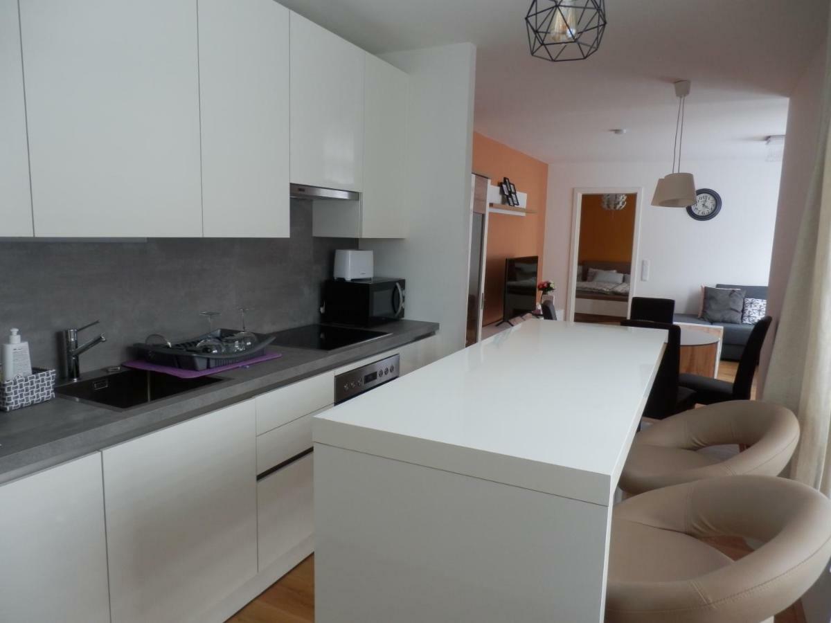 Spacious, Modern 1-Bdrm Apt Near Vic & Austria Ctr Apartment Vienna Exterior photo